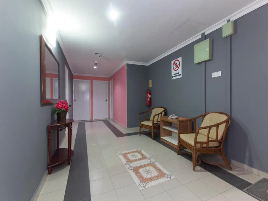 Hotel O Comfort - photo 11