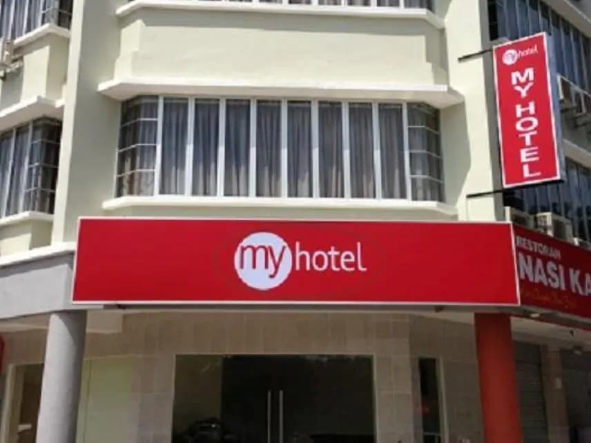 OYO 653 Green World Hotel - main photo