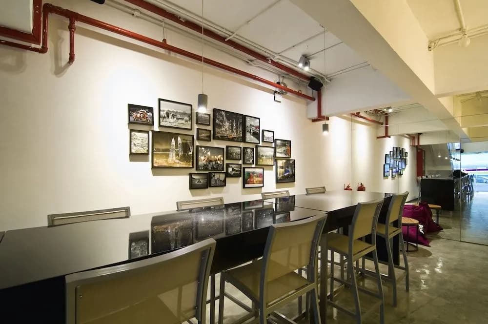 Illuminate Boutique Hostel - photo 16