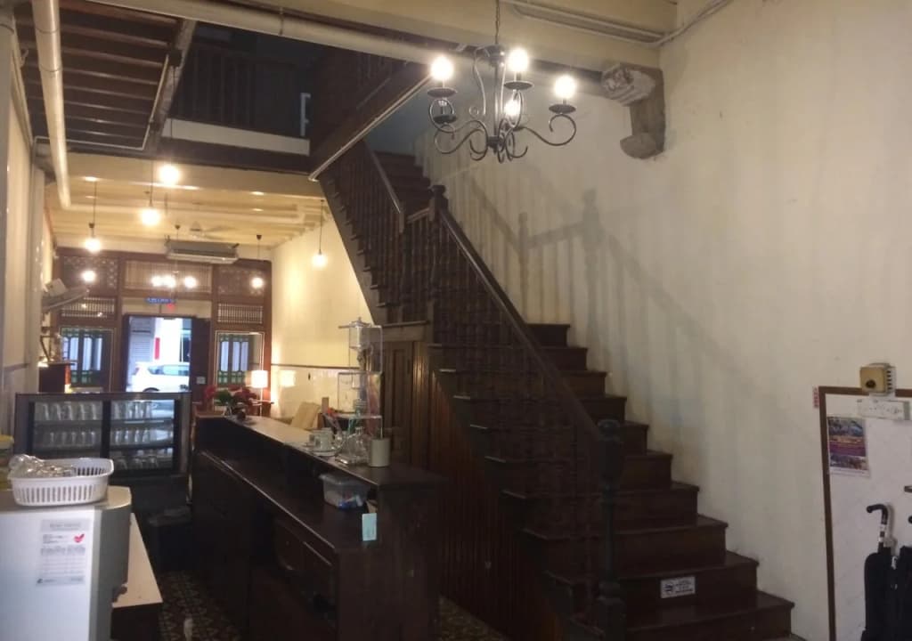 Pavilion Coffee Guesthouse - photo 11