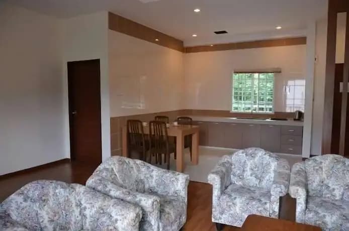 Iris House Resort - photo 6