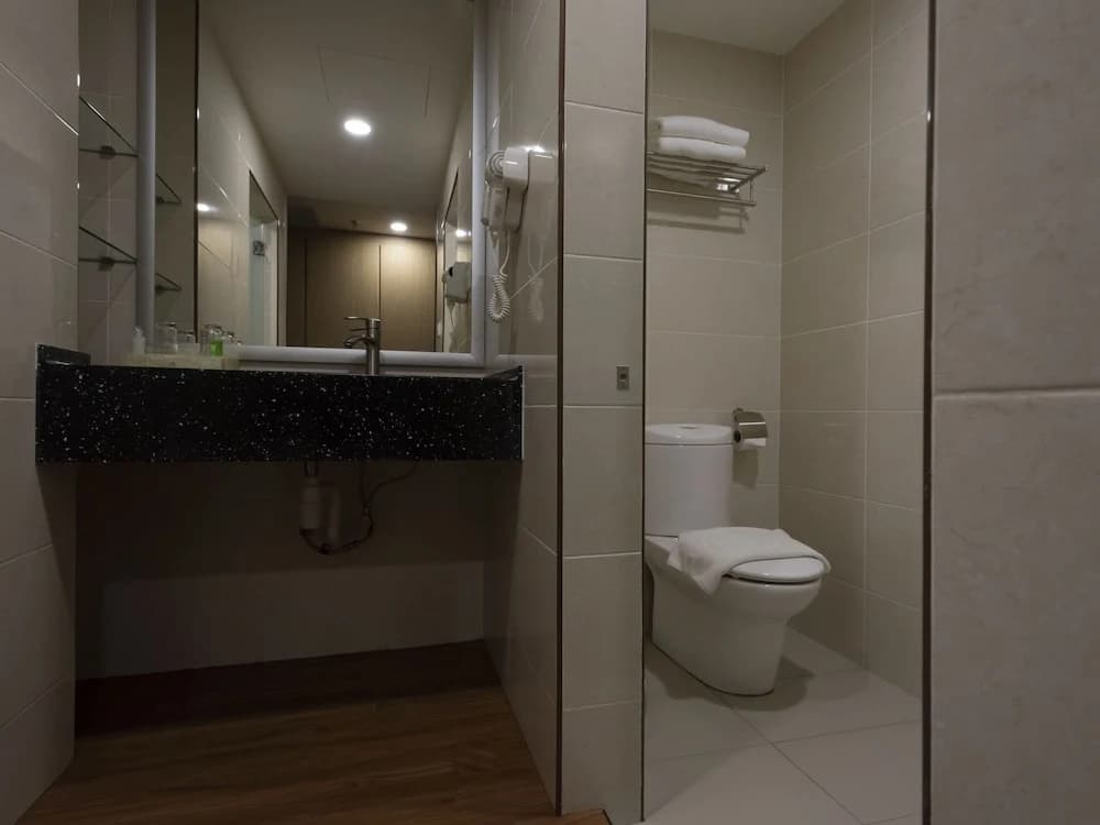 Hotel Holmes GP - photo 10