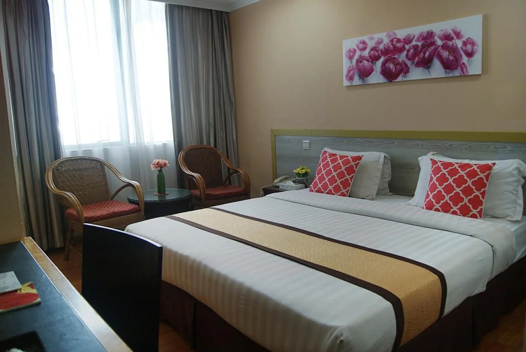 TD Plaza Hotel - photo 3