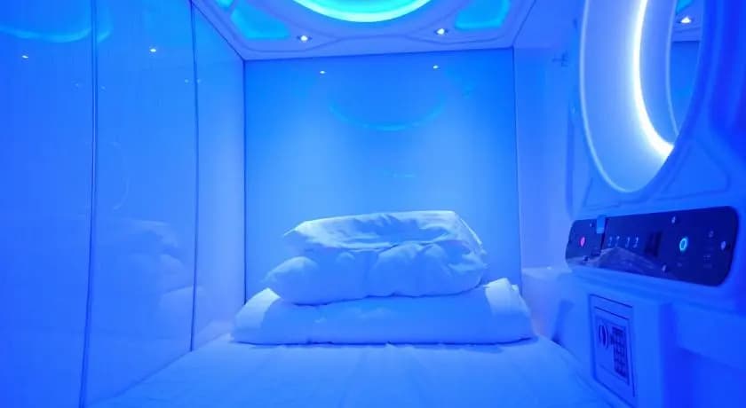 Qube Hotel - main photo