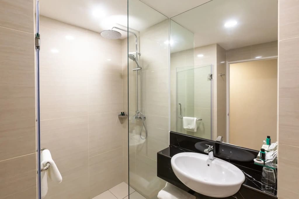 Hotel 7 Suria - photo 9