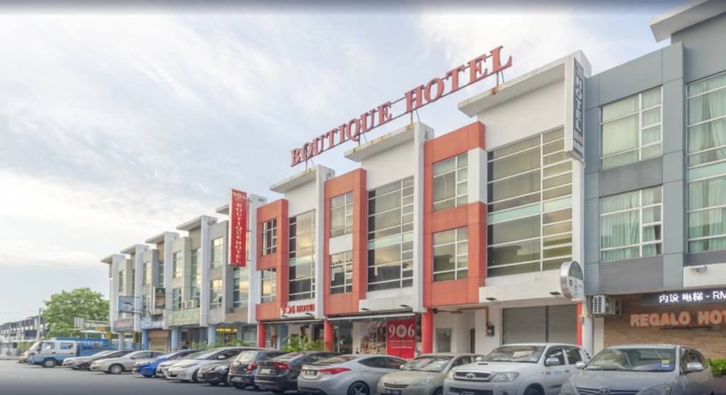 906 Hotel Kota Laksamana - photo 1