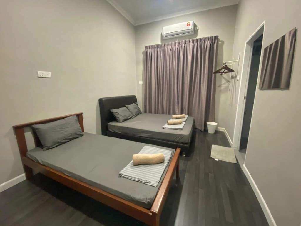 Shafickza Guesthouse - photo 18