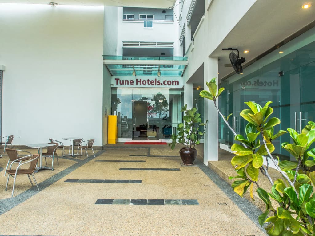 Tune Hotel KLIA Aeropolis - photo 27