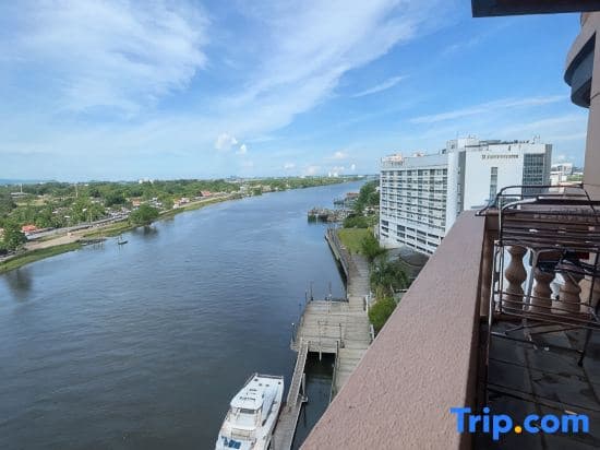 Riverbank Suites Riverview 507 - photo 1