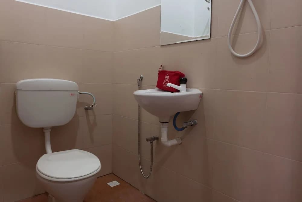 ZEN Rooms Pantai Tengah - photo 12