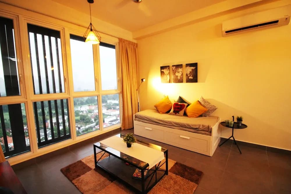 Sentrio Suites @ City Center by HnHCozy - photo 18