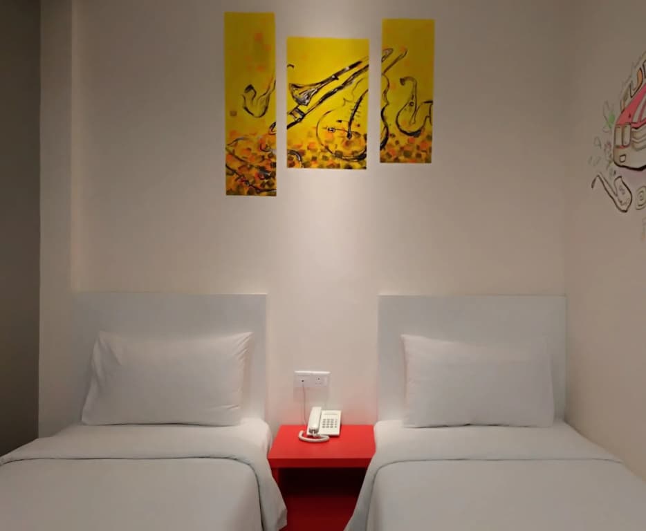 Hotel Strawberry Fields - photo 4