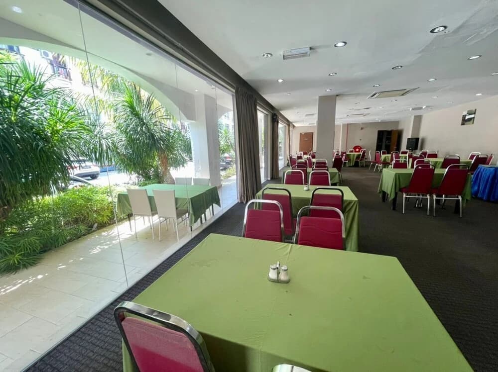 Green Town Hotel Classic - photo 11