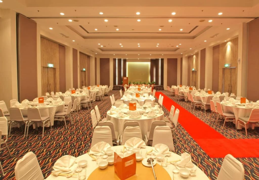 Grand Dormani Rajah Court Hotel - photo 13