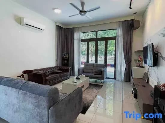 Templer Park Luxurious  Villa - photo 3