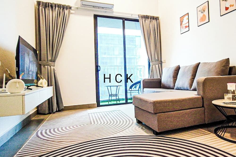 Mall Suite at Sunsuria Forum by HCK - photo 4