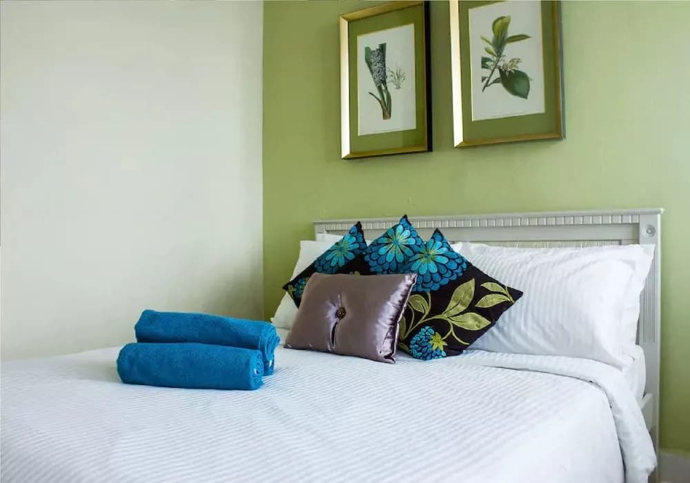Luxurious Condo Near Gurney - photo 4