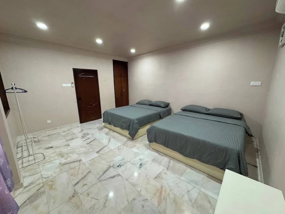 Cozy Johor Bahru Home With Family Room and Unblock Balcony View - photo 5