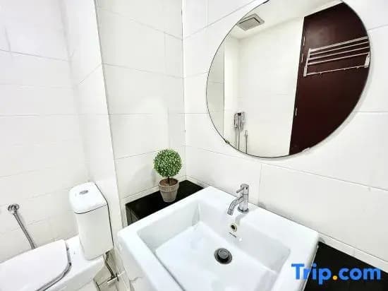 E 1-5Pax Cozy home 4Bed WifiTV Trefoil @Setia City - photo 1