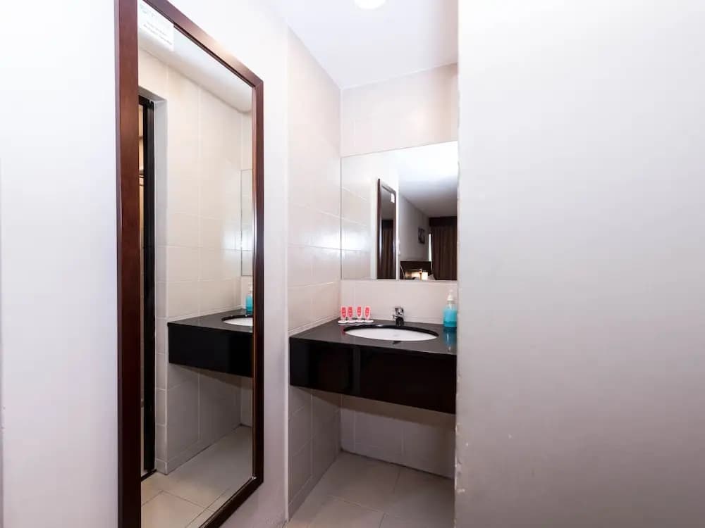 OYO 89421 PP Island Hotel - photo 9