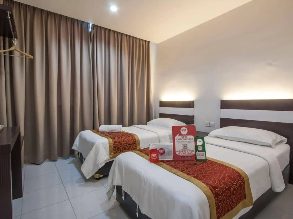 New Century Hotel - photo 6