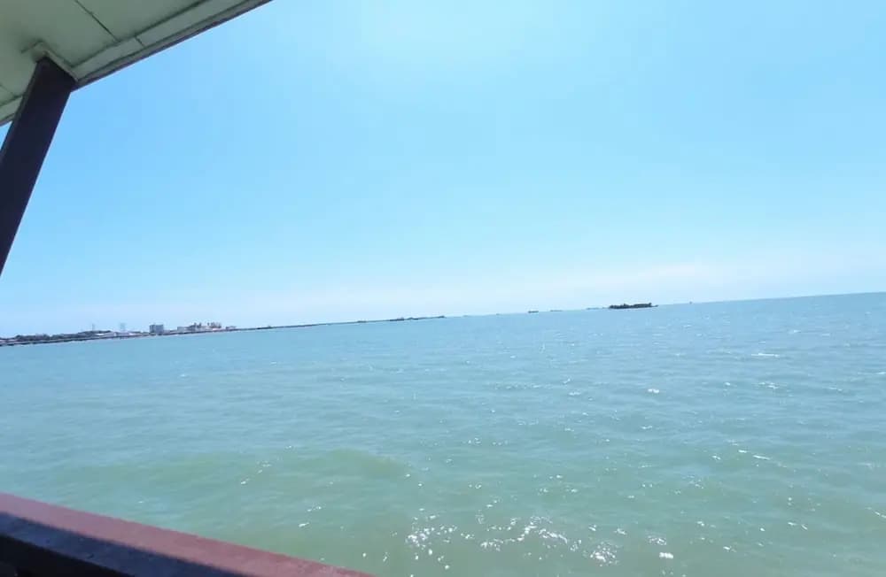 Alpine LXPD Full Seaview Water Chalet - photo 14