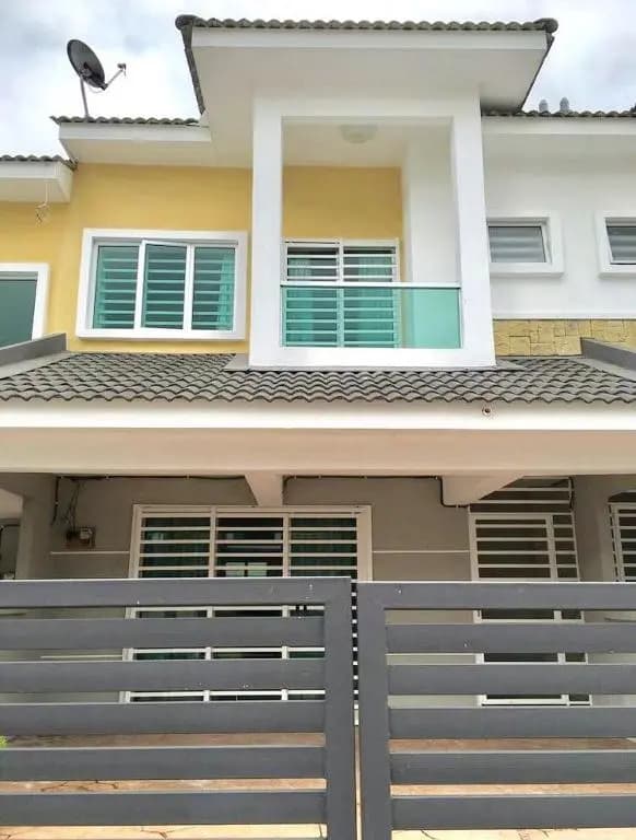 Golden Hill Double Storey Homestay at Night Market - photo 1