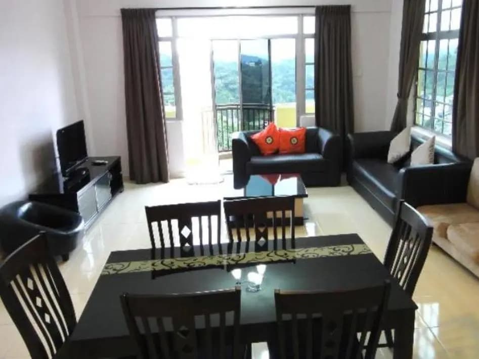 HK Apartments @ Crown Imperial Court - photo 2