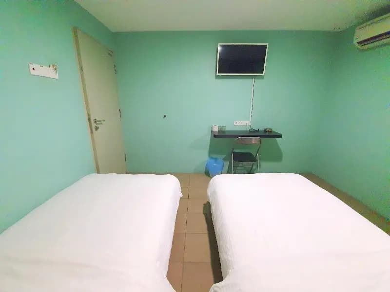 Inn Hotel - photo 5