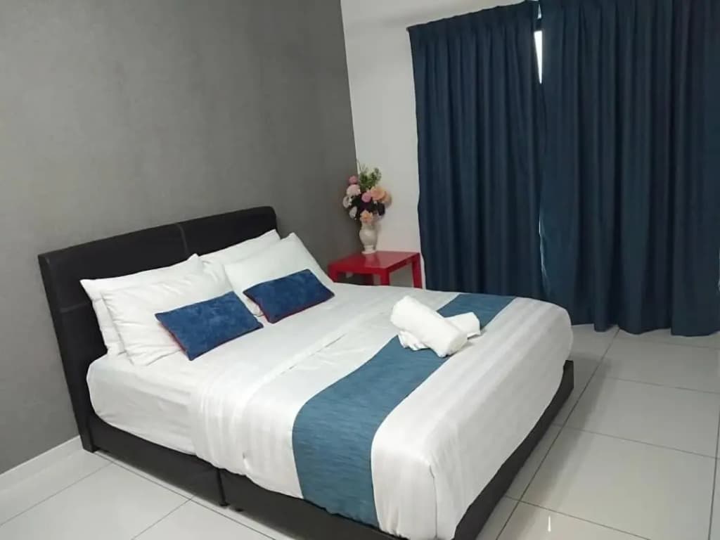 Luxury Homestay at Emira Residence - photo 2