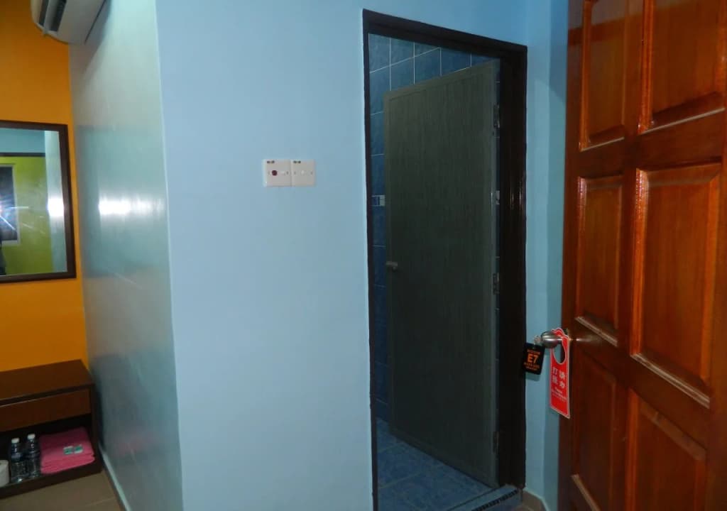 Riverside Hotel - photo 3