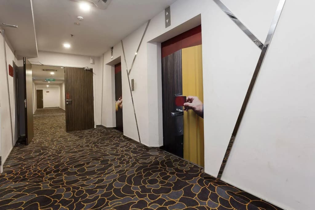 ZEN Rooms Near SOGO - photo 10