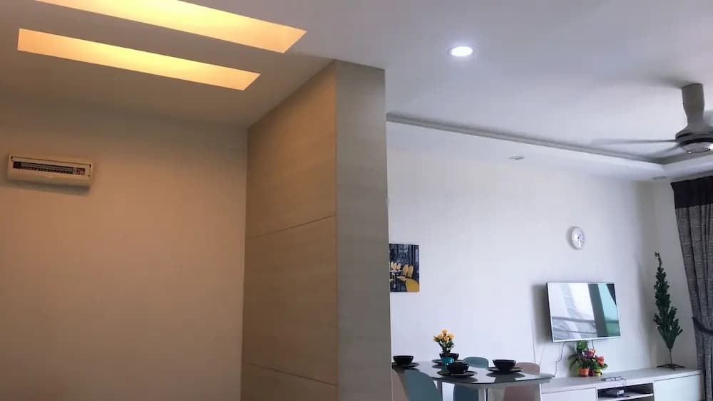 One South Garden Apartment - photo 9