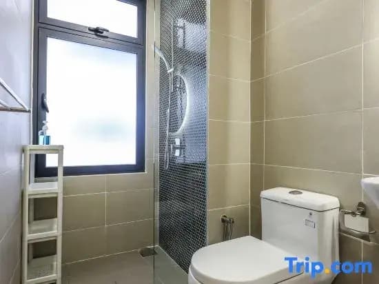 Luxurious TRX Corner Dual Balconies + 2 Bedrooms - photo 12
