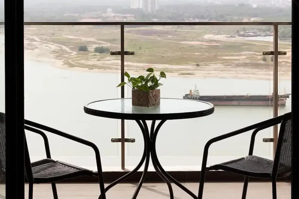 High-floor 2BR Suite, Water Views, Free Parking - photo 7