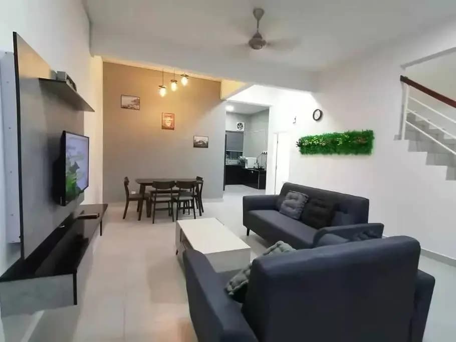 Cameron top31 golden hills night market homestay - photo 11