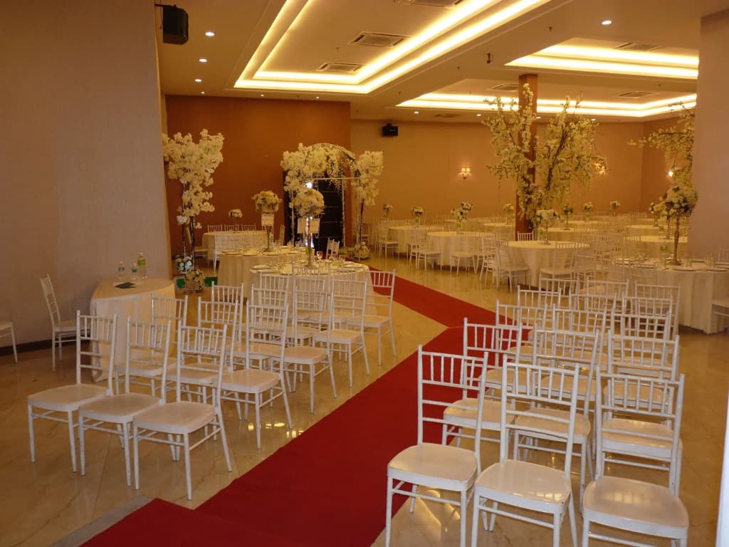 Roof Garden Hotel - photo 6