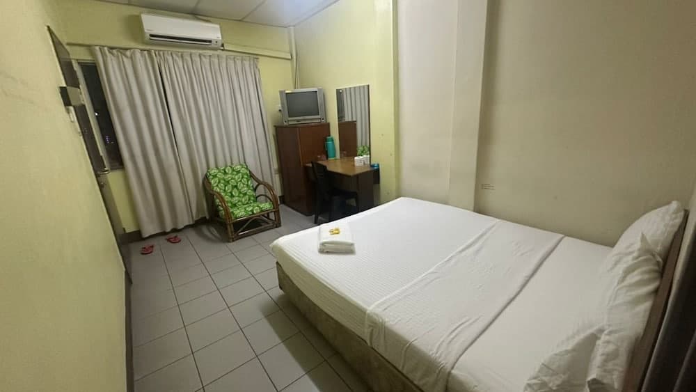OYO 91284 White House Hotel Kluang - photo 8