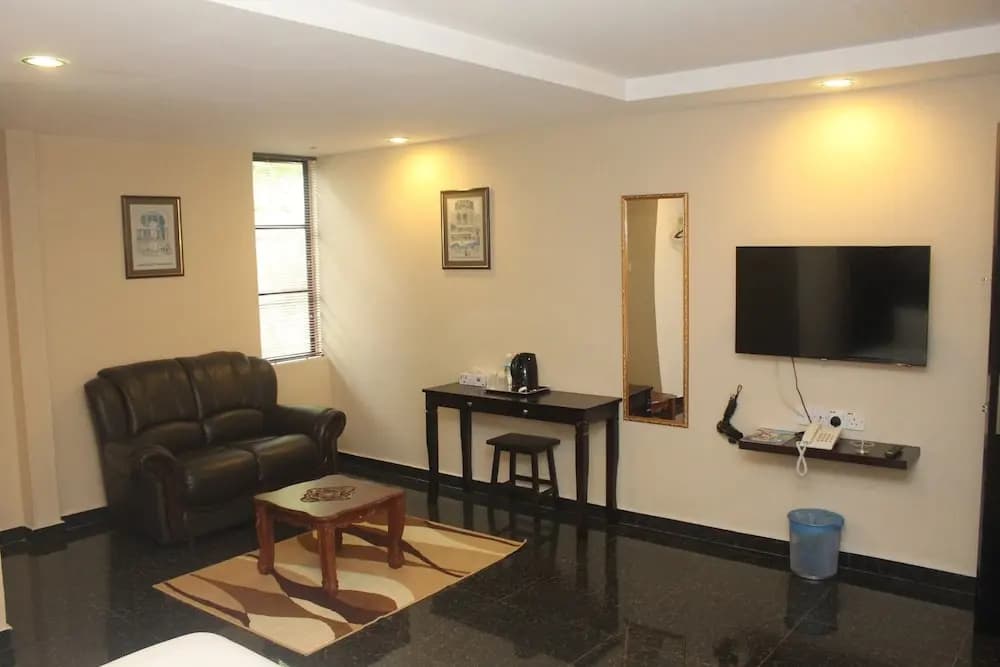 Daddy's Inn - photo 12