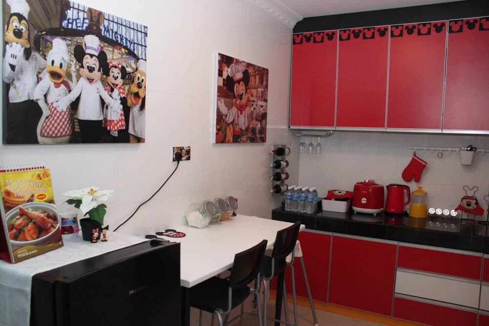 Mickey Mouse Signature Suite - photo 17