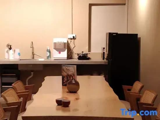 Mokū Georgetown Pre-war House 4BR 5-14pax - photo 6