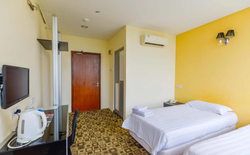 Pegasus Inn Hotel - photo 2