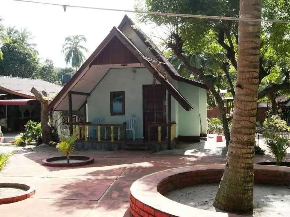 Charlie Langkawi Motel - photo 11