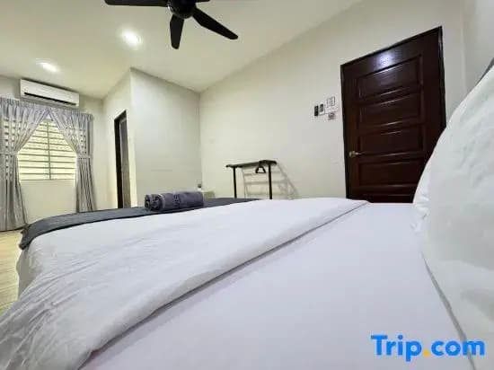 Taiping City Centre Landed Corner Lot for 12 Pax - photo 1