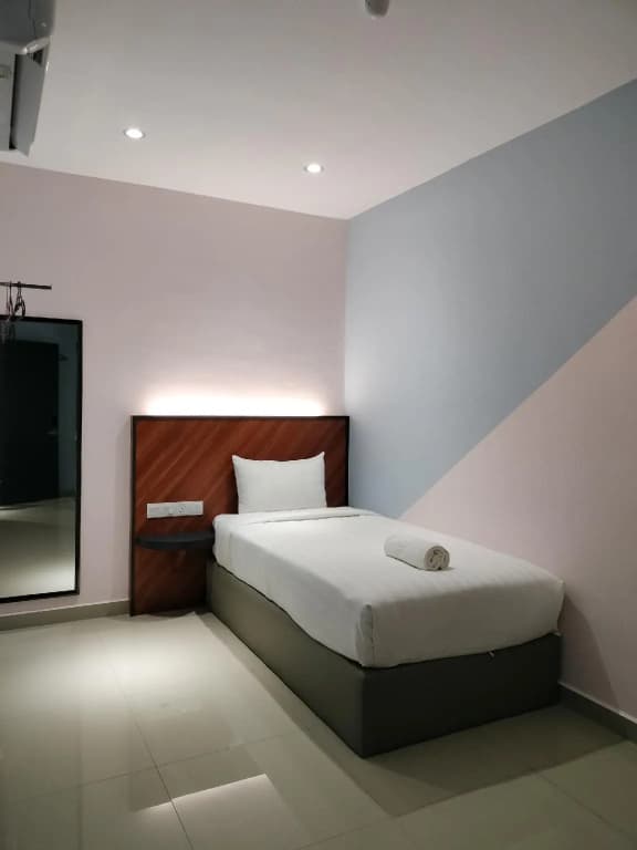 Hotel 99 - Kota Kemuning - photo 25