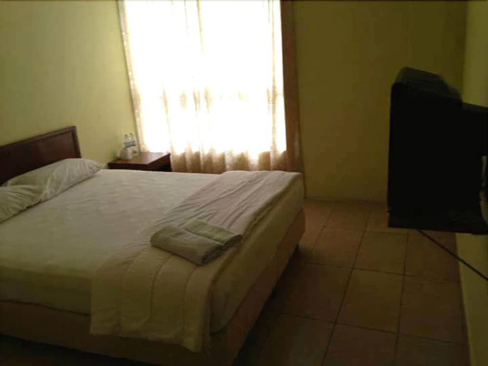 Century Rest Inn - photo 6