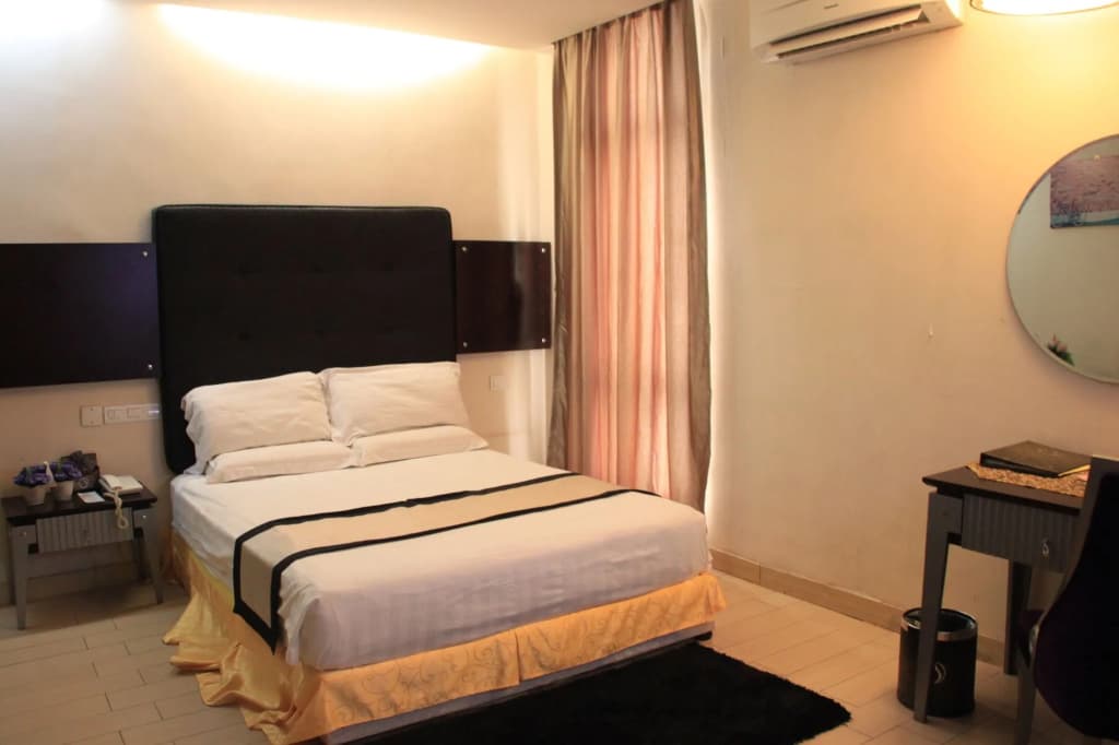 Shervinton Executive Boutique Hotel - photo 4