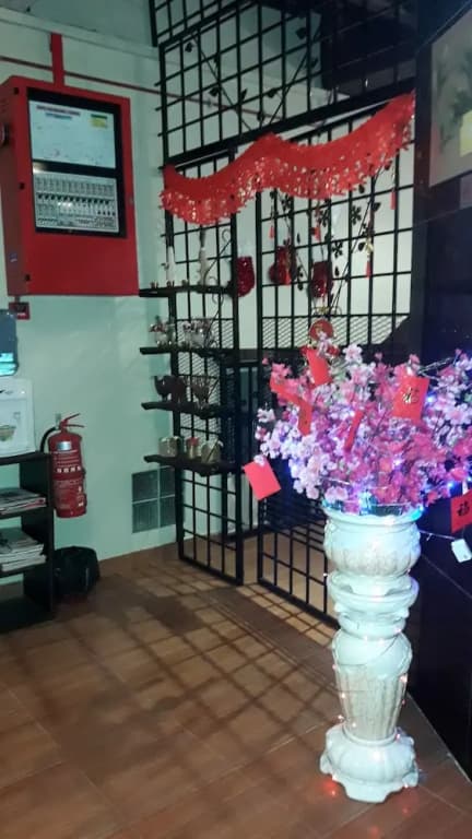 Hotel O Night Queen salak Tinggi - photo 2
