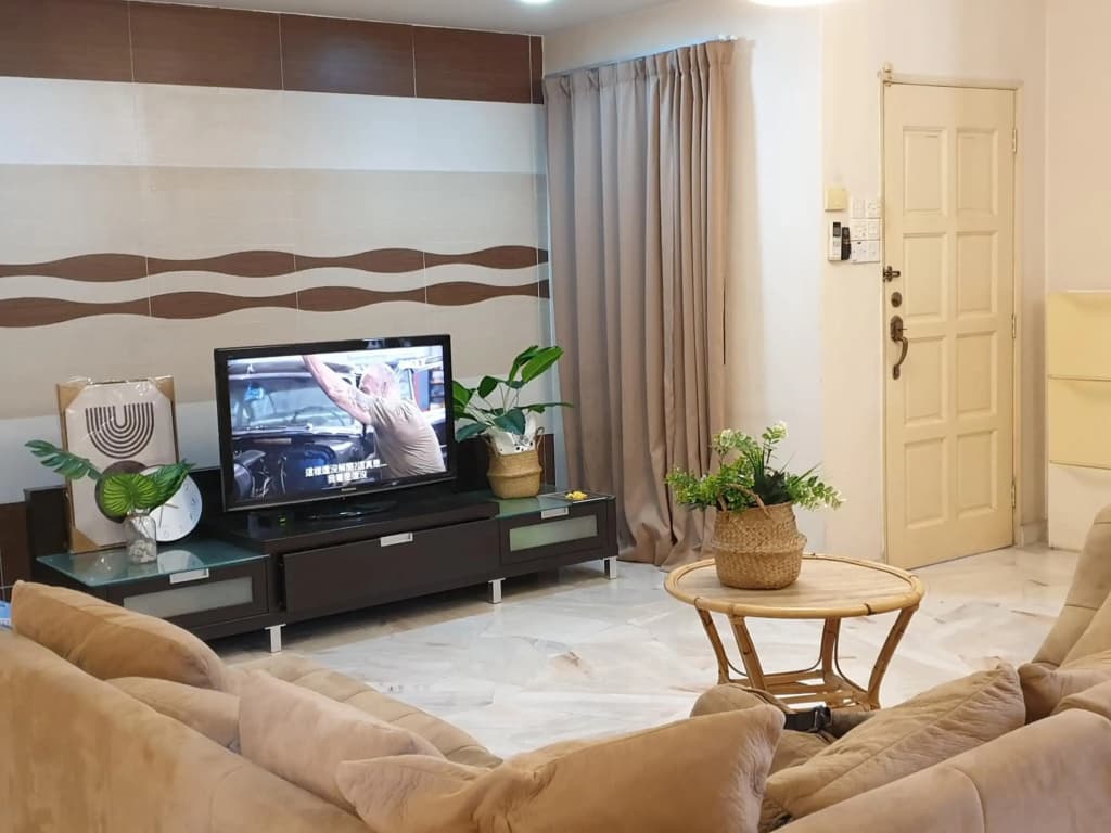Airport Garden Stay #corner hoise 5 rooms #free wifi #parking #tv chanel - photo 2