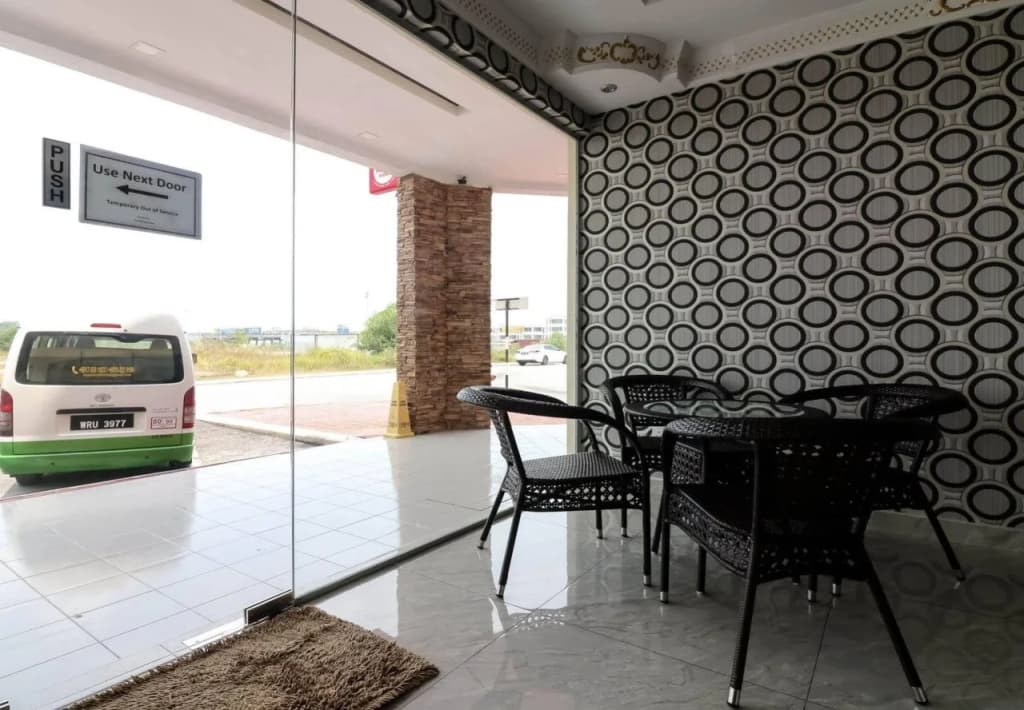 Royale City Hotel - photo 18
